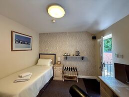 Deincourt Hotel