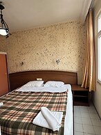 Elegant Baronessa Apart Hotel