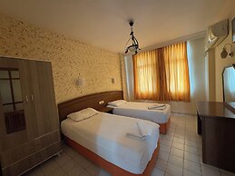Elegant Baronessa Apart Hotel