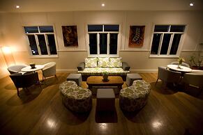 Madang Lodge Hotel