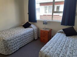 AAA Thames Court Motel
