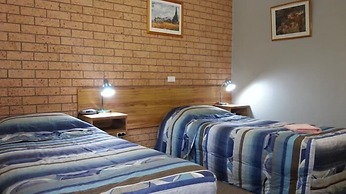 Three Ways Motel