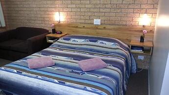 Three Ways Motel