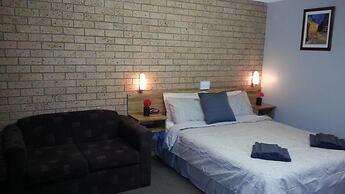 Three Ways Motel