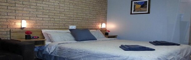 Three Ways Motel