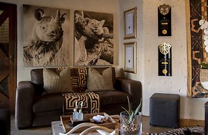 Pondoro Game Lodge  - Open to Kruger Park