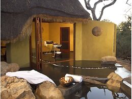 Pondoro Game Lodge  - Open to Kruger Park