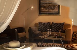 Pondoro Game Lodge  - Open to Kruger Park