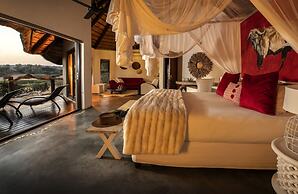 Pondoro Game Lodge  - Open to Kruger Park
