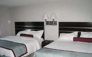 Super 8 by Wyndham Saskatoon Near Downtown
