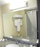 Super 8 by Wyndham Saskatoon Near Downtown