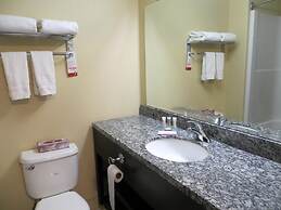 Super 8 by Wyndham Saskatoon Near Downtown