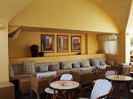 Levante Beach Hotel
