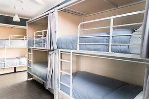 Stoke Beach House - Hostel
