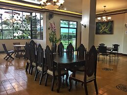 MC Mountain Home Apartelle