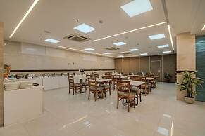 Iris Park Hotel