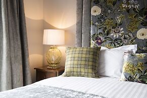 Peak Edge Hotel