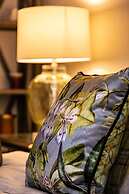 Peak Edge Hotel