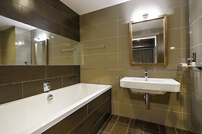 Peak Edge Hotel