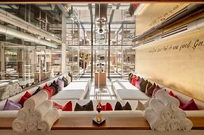 Backstage Boutique SPA Hotel