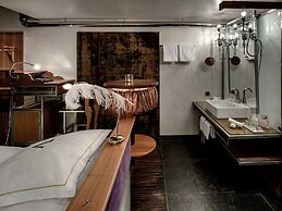 Backstage Boutique SPA Hotel