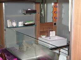 Backstage Boutique SPA Hotel