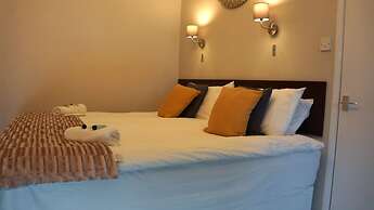 OYO Oban Hotel