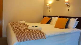 OYO Oban Hotel