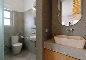 Pnoi Hotel