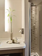 DoubleTree by Hilton Lyon Eurexpo & Spa
