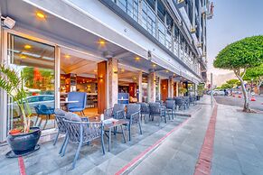 Numa Port Hotel