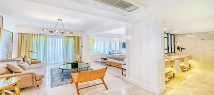 Numa Port Hotel
