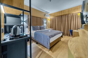 Numa Port Hotel