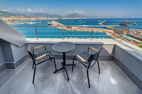 Numa Port Hotel