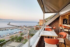 Numa Port Hotel