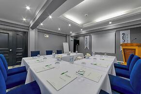 Numa Port Hotel