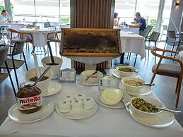 Numa Port Hotel