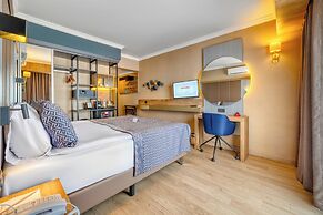 Numa Port Hotel