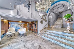Numa Port Hotel