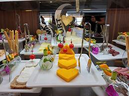 Numa Port Hotel