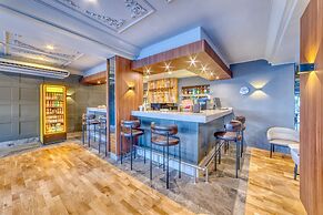 Numa Port Hotel