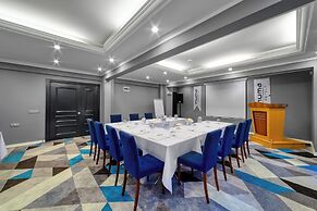 Numa Port Hotel