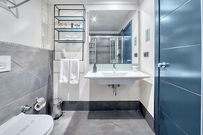 Numa Port Hotel