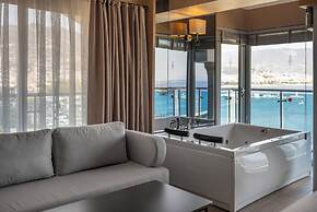 Numa Port Hotel