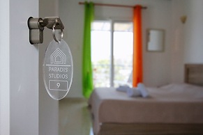 Paradis Studios