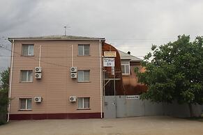 9 May Hotel
