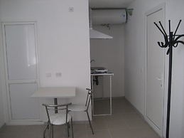 9 May Hotel