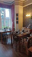 Glan Heulog Guest House