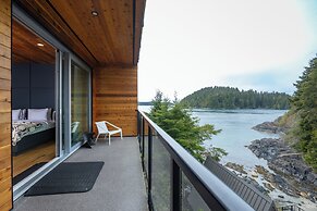 Duffin Cove Oceanfront Lodging