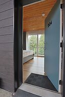 Duffin Cove Oceanfront Lodging